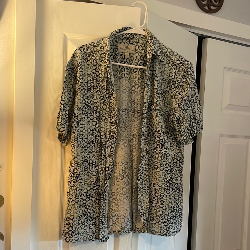 Blue Button Down Shirt with Short Sleeves and Lightweight Fabric